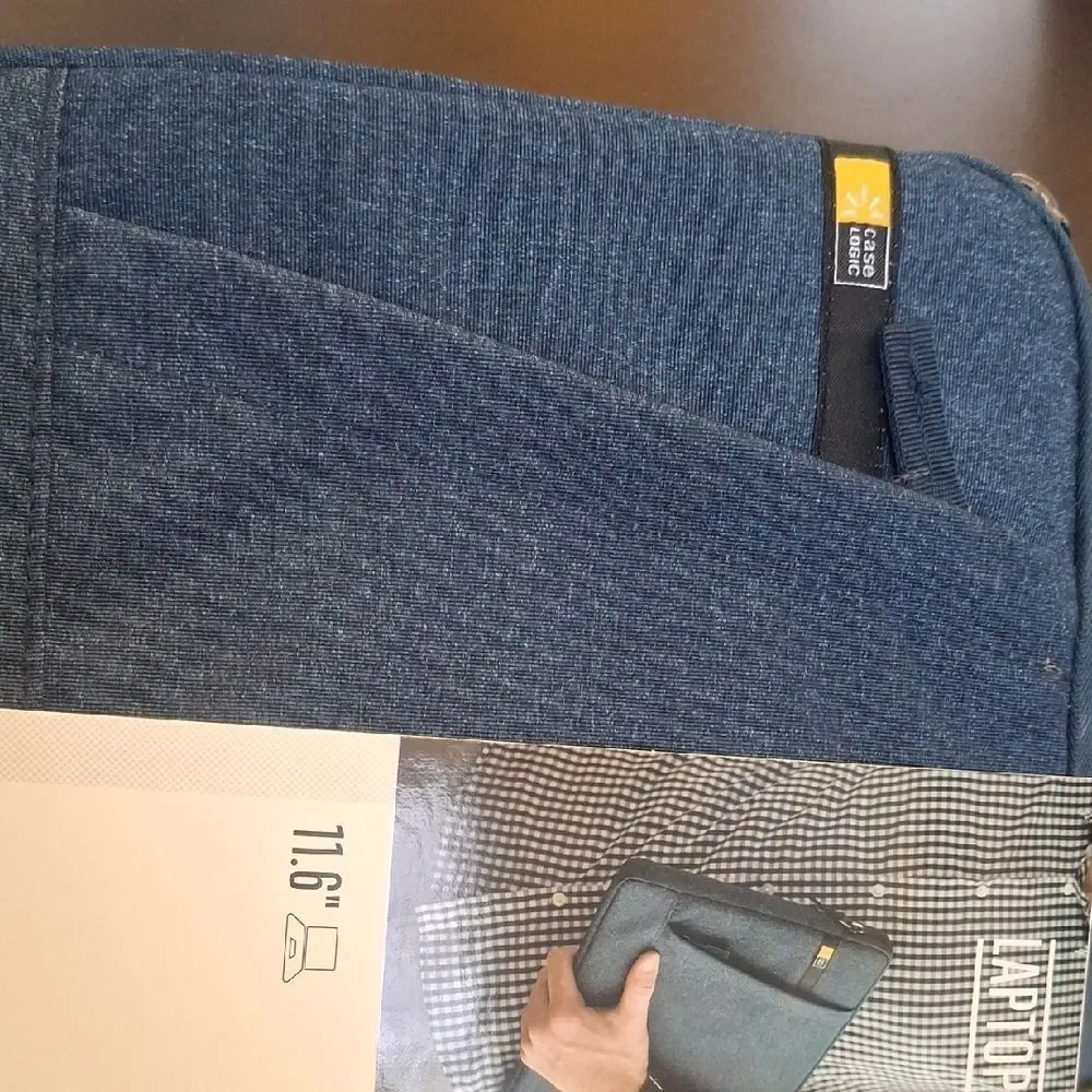 Case Logic stylish blue